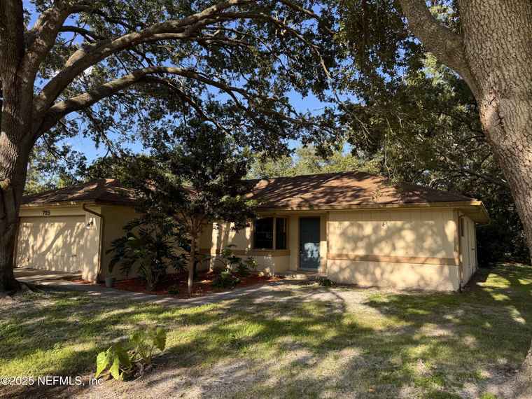 Photo of 725 Medina Ave St. Augustine Shores, FL 32086