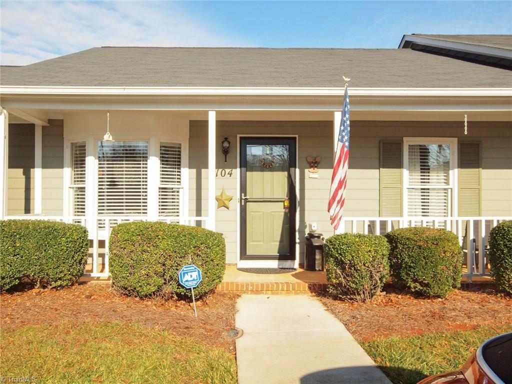 814 Guilford College Rd 104 Greensboro Nc 27409 Mls 861665