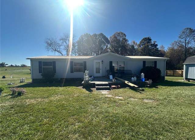 Property at 198 Marlin Rd, Roaring River, NC 28669, 3 beds, 2 baths