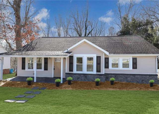Property at 434 E Salisbury St, Denton, NC 27239, 3 beds, 2 baths