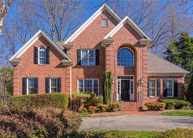 Property at 5245 Wilson Hill Ct, Winston-salem, NC 27104, 5 beds, 4.5 baths