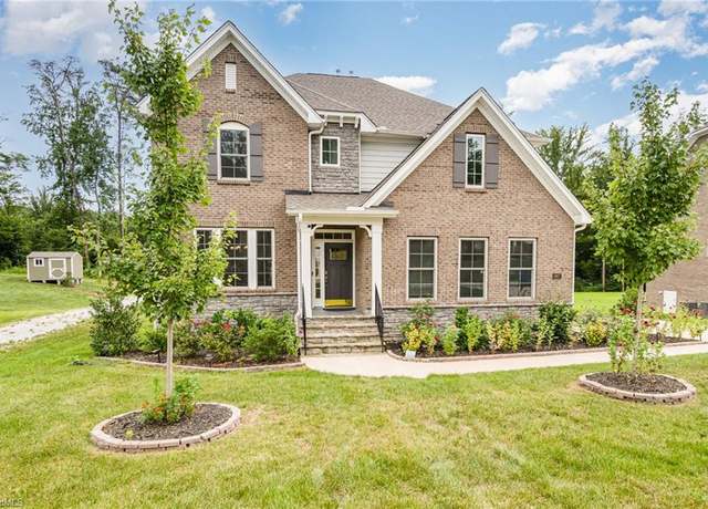 Property at 8867 Bakersfield Dr, Kernersville, NC 27284, 4 beds, 3 baths
