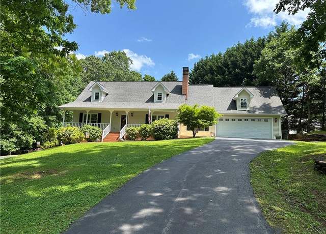 Property at 470 Farmbrook Rd, Mount Airy, NC 27030, 3 beds, 2.5 baths