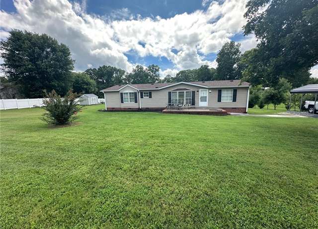 Property at 5173 Us Highway 601 N, Mocksville, NC 27028, 3 beds, 2 baths