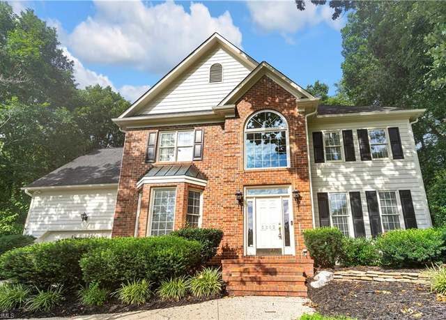 Property at 5302 Brandermill Ct, Greensboro, NC 27407, 5 beds, 2.5 baths