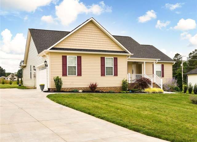Property at 104 Brooke Ridge Dr, Thomasville, NC 27360, 3 beds, 2 baths