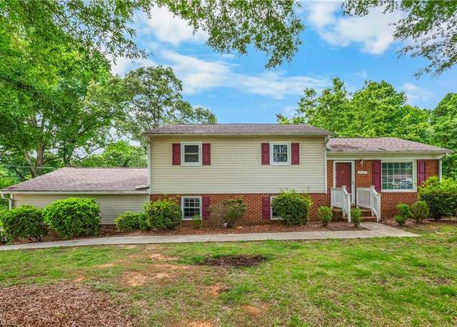 Property at 4642 Kings Gate Dr, Winston-salem, NC 27101, 3 beds, 1.5 baths