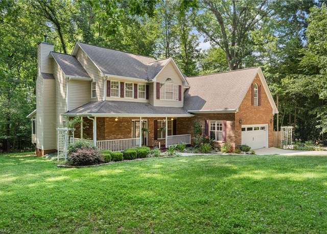 Property at 222 Bear Run Ln, Kernersville, NC 27284, 4 beds, 2.5 baths