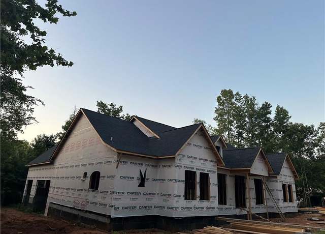 Property at 218 Ivory Ln, Lexington, NC 27295, 3 beds, 4.5 baths