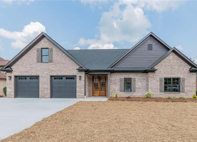 Property at 913 Mallard Landing Blvd, Clemmons, NC 27012, 4 beds, 3 baths