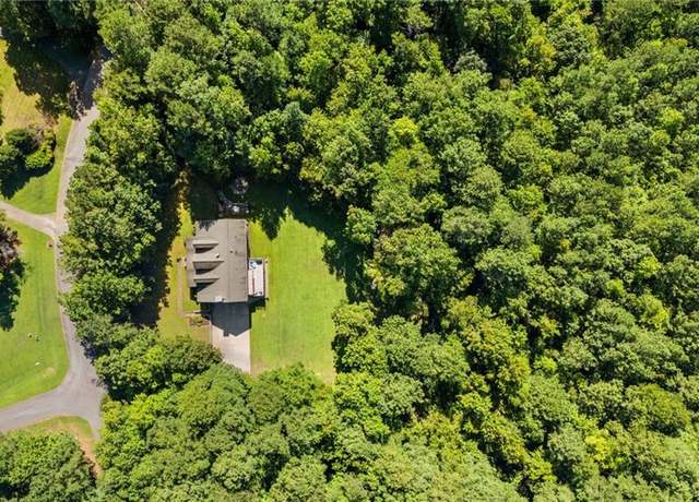 Property at 1402 Viewmont Dr, Asheboro, NC 27205, 4 beds, 3.5 baths