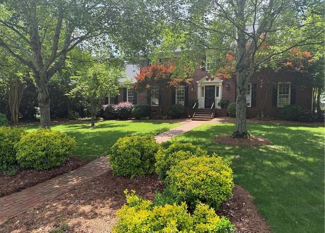 Property at 3403 Wedgewood Pl, Greensboro, NC 27403, 4 beds, 3 baths