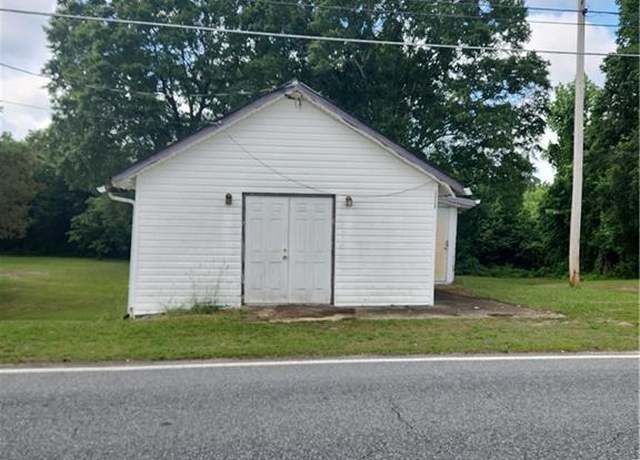 Property at 1116 E Fairfield Rd, High Point, NC 27263, 2 beds, 1.5 baths
