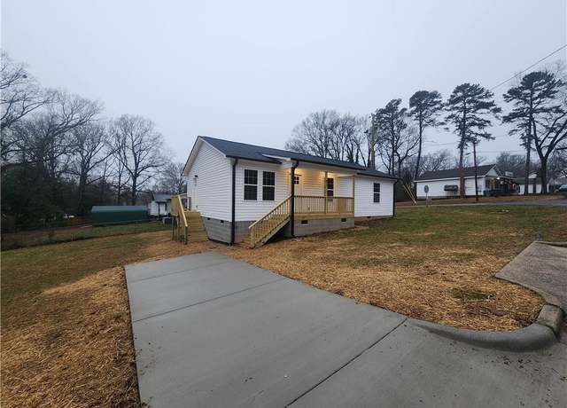 Property at 359 Peachtree St, Asheboro, NC 27203, 3 beds, 2 baths