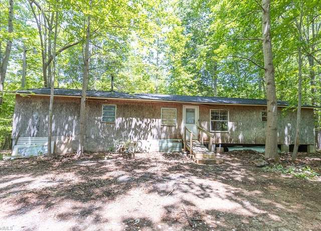 Property at 2426 Woodfield Dr, Sophia, NC 27350, 3 beds, 2 baths