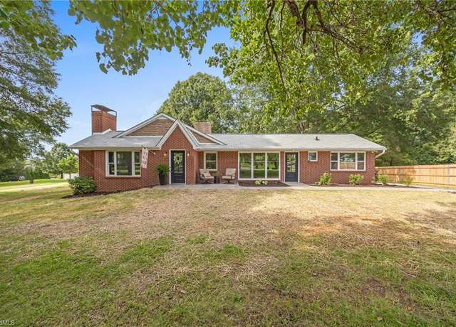 Property at 2249 Pisgah Church Rd, Kernersville, NC 27284, 3 beds, 2 baths