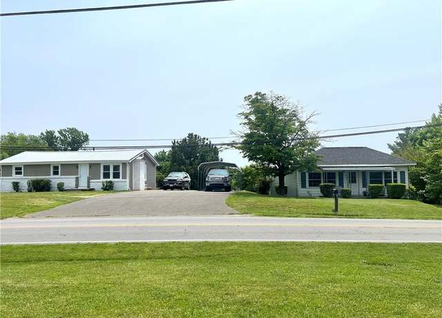 Property at 1406 E Pine St, Mount Airy, NC 27030, 3 beds, 1 bath