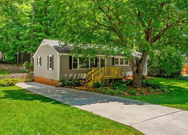 Property at 2620 Robin Hood Dr, Greensboro, NC 27408, 3 beds, 1.5 baths
