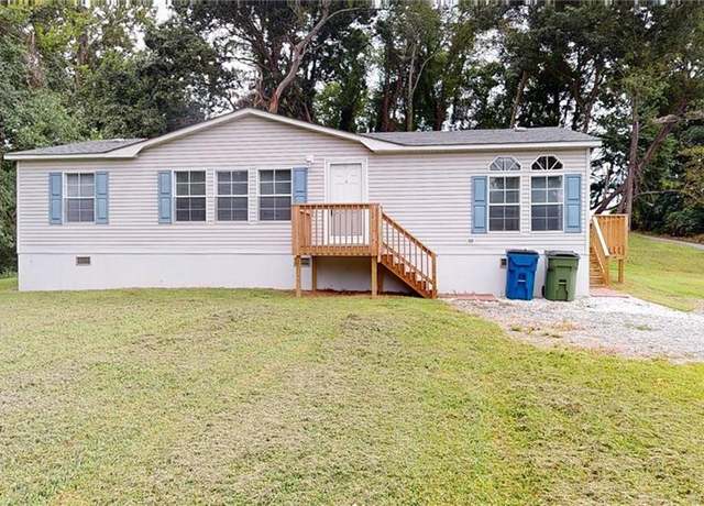 Property at 1122 Viewland Ave, Mount Airy, NC 27030, 3 beds, 2 baths