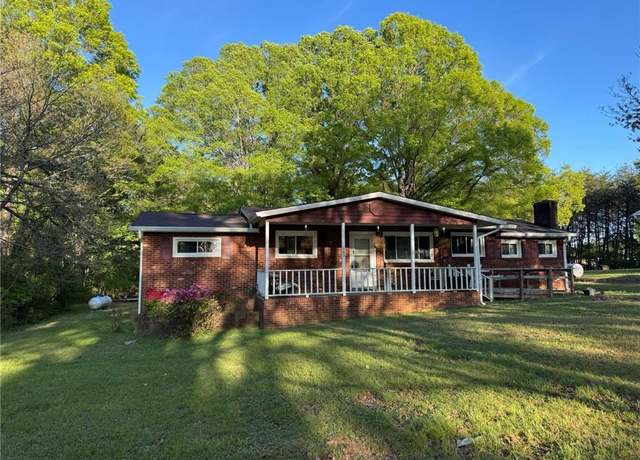 Property at 103 Hanna St, Mayodan, NC 27027, 3 beds, 1 bath