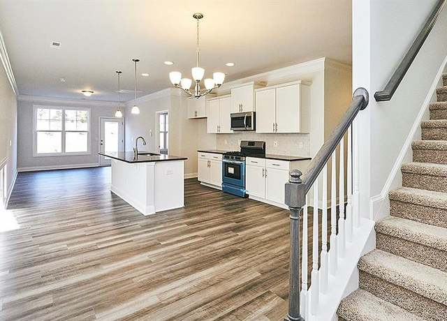 Property at 808 Riley Ln, Greensboro, NC 27455, 4 beds, 2.5 baths