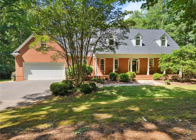 Property at 1871 Laura Ct, Asheboro, NC 27205, 4 beds, 3.5 baths