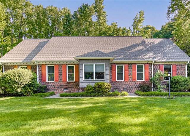 Property at 7602 Tiarella Ct, Summerfield, NC 27358, 4 beds, 4.5 baths