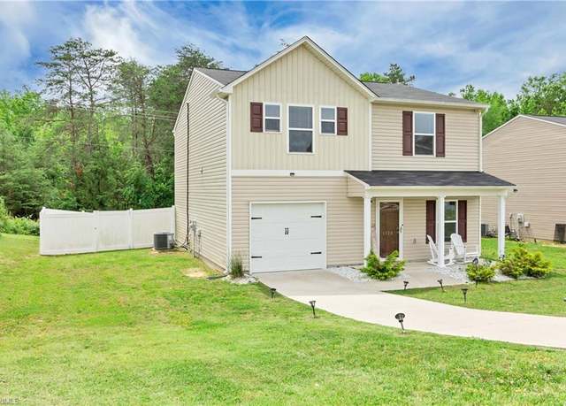 Property at 1124 Woodsman Dr, Burlington, NC 27217, 4 beds, 2.5 baths
