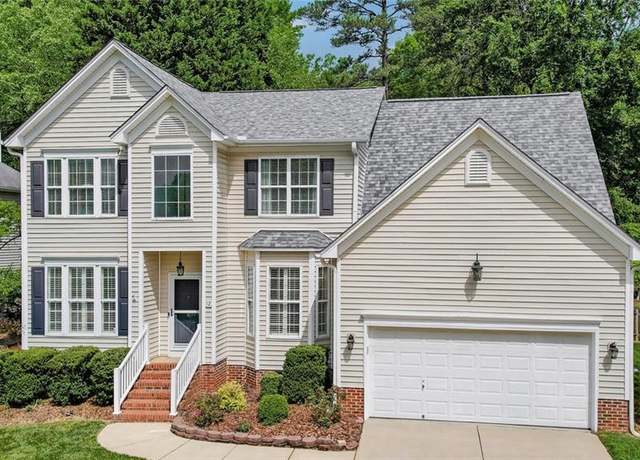 Property at 12 Old Orchard Ln, Greensboro, NC 27455, 5 beds, 3 baths