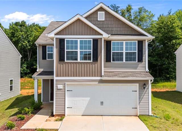 Property at 4613 Hazelburn Dr, Greensboro, NC 27405, 3 beds, 2.5 baths