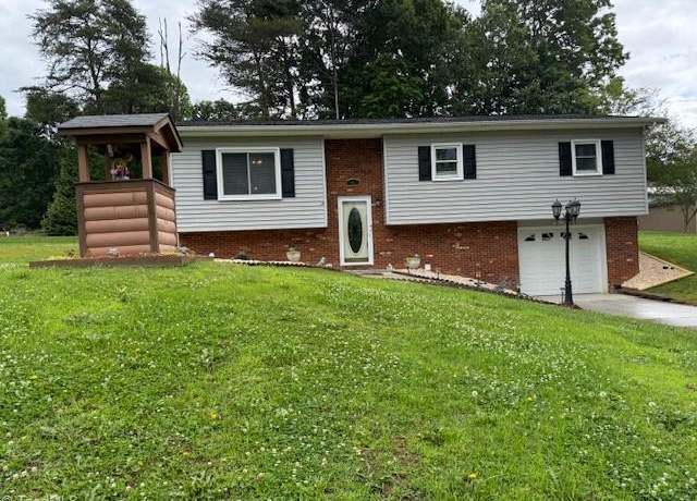 Property at 2410 Mount Herman Hts, Hudson, NC 28638, 3 beds, 2 baths