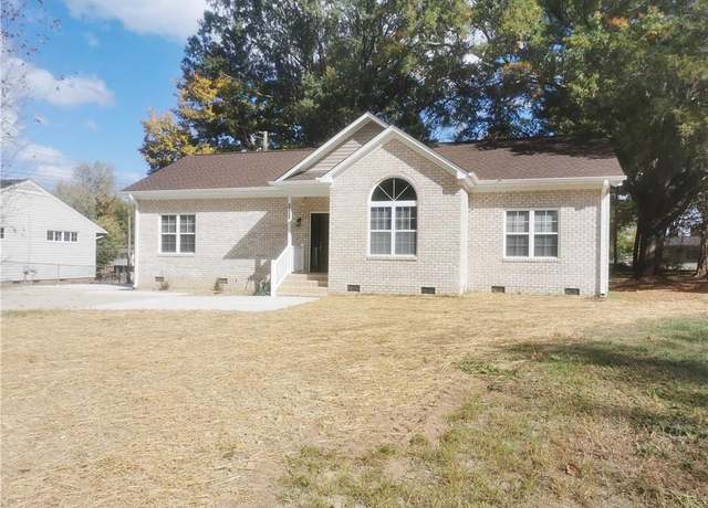 Property at 2325 Pinecroft Rd, Greensboro, NC 27407, 3 beds, 2 baths