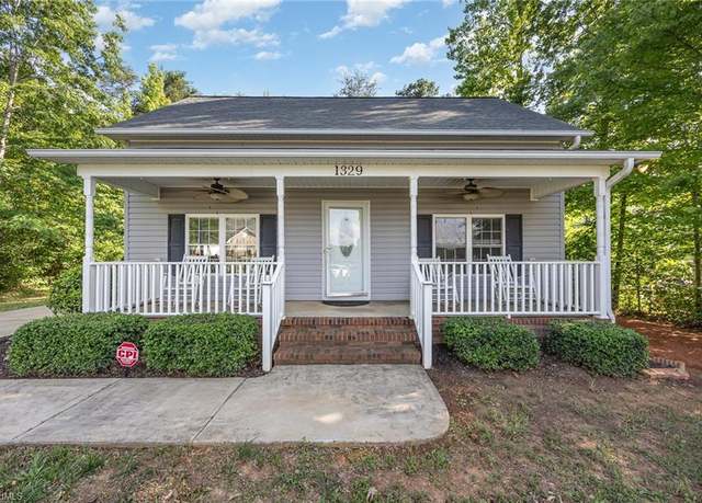 Property at 1329 Chickadee Cir, Asheboro, NC 27203, 4 beds, 2.5 baths
