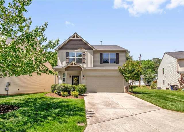 Property at 3735 Crestwell Cove Ct, Winston-salem, NC 27103, 3 beds, 2.5 baths