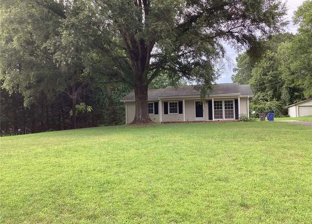 Property at 4215 Valjean Ln, Winston-salem, NC 27107, 3 beds, 1 bath