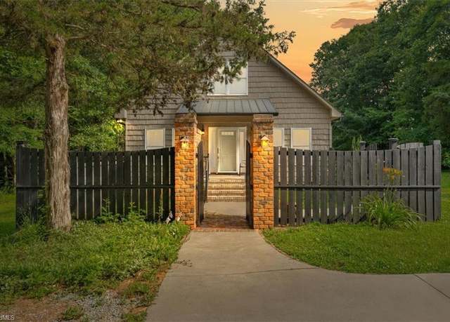 Property at 5170 Tabernacle School Rd, Asheboro, NC 27205, 3 beds, 2.5 baths