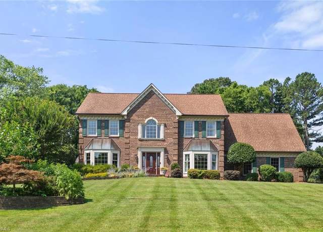 Property at 4248 Lake Cliff Dr, Clemmons, NC 27012, 5 beds, 2.5 baths