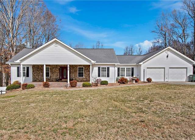 Property at 1010 Woodland Blvd, Wilkesboro, NC 28697, 3 beds, 2 baths