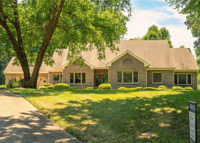Property at 910 Whitney Ct, High Point, NC 27265, 4 beds, 3.5 baths