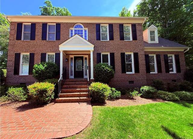 Property at 4 Starmount Farms Ct, Greensboro, NC 27408, 5 beds, 3.5 baths