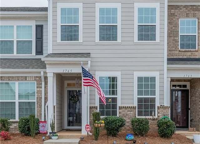 Property at 1765 Welden Village Ave, Kernersville, NC 27284, 2 beds, 2.5 baths