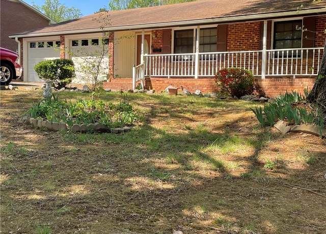 Property at 2621 Creekwood Dr, Winston-salem, NC 27103, 3 beds, 3 baths
