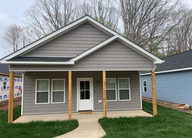 Property at 741 Meadowgreen Village Dr, Eden, NC 27288, 3 beds, 2 baths