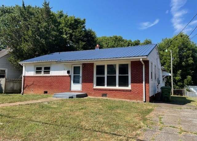 Property at 3 Martin Luther King Jr Blvd, Lexington, NC 27292, 4 beds, 2 baths