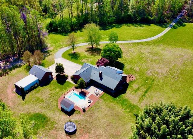 Property at 4141 Parks Rd, Lexington, NC 27292, 3 beds, 2.5 baths