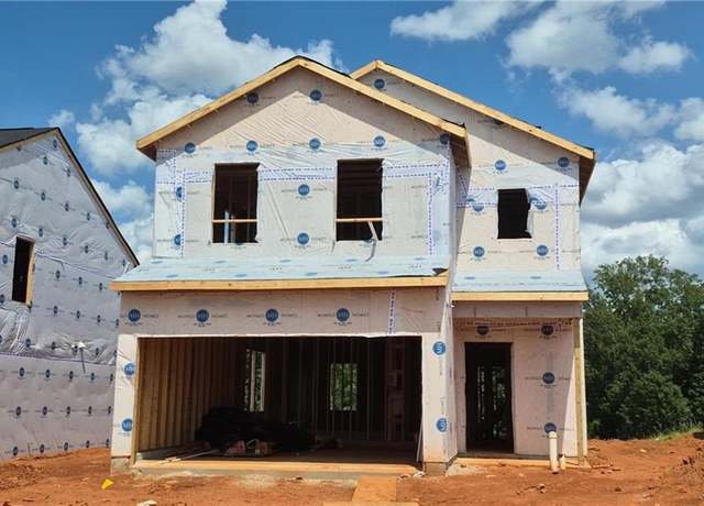 Property at 5043 Fallmeade Rd, Kernersville, NC 27284, 3 beds, 2.5 baths