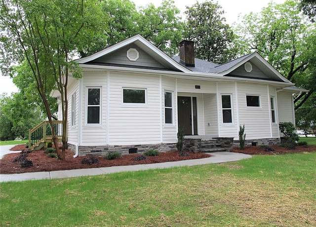 Property at 812 Midway School Rd, Winston-salem, NC 27107, 2 beds, 2 baths