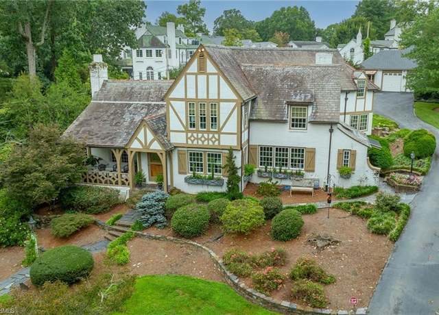 Property at 427 Woodbrook Dr, High Point, NC 27262, 4 beds, 3 baths