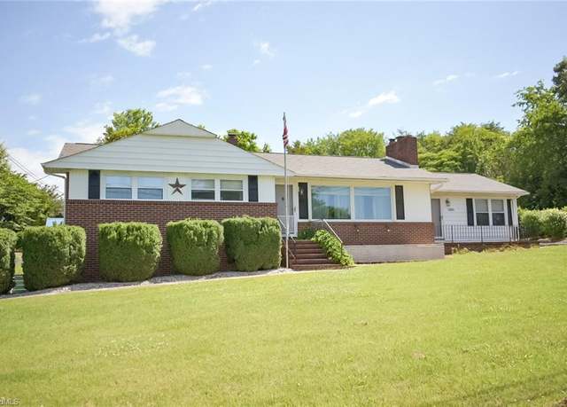 Property at 1304 Forrest Dr, Mount Airy, NC 27030, 5 beds, 3 baths