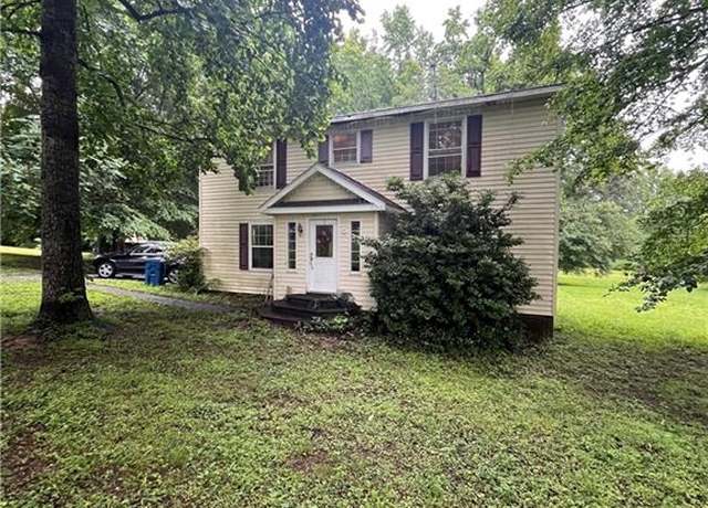 Property at 3603 Castleton Rd, Greensboro, NC 27406, 3 beds, 2.5 baths